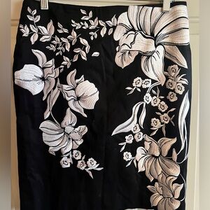 White House Black Market Embroidered skirt size 6